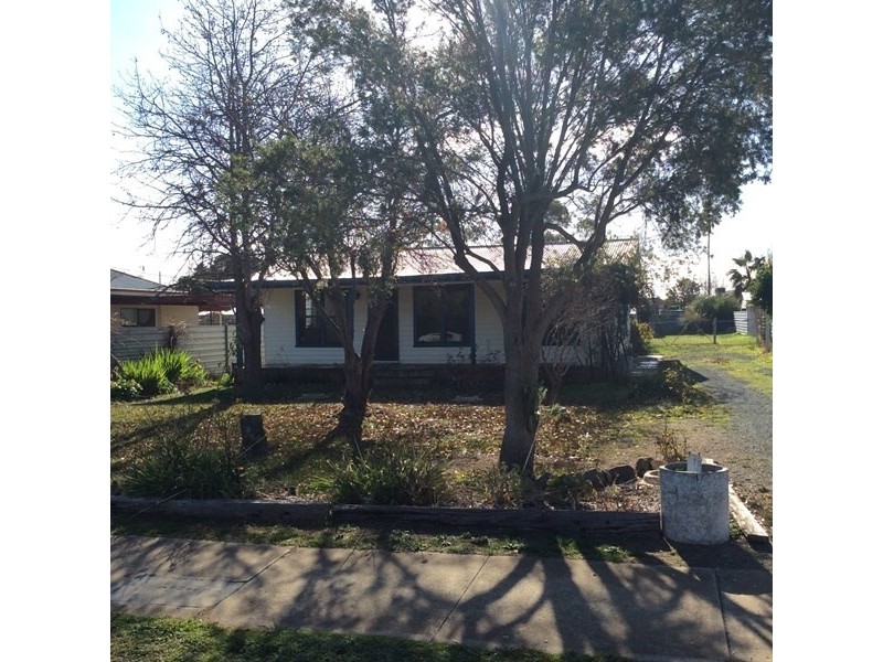 18 McKenzie Street, Rochester VIC 3561