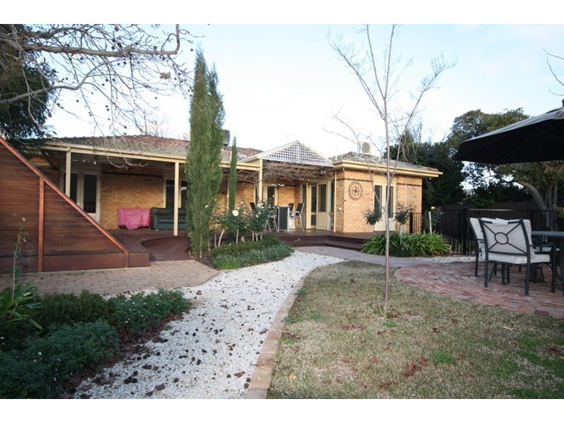 52 Victoria Street, Rochester VIC 3561