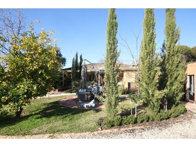 52 Victoria Street, Rochester VIC 3561