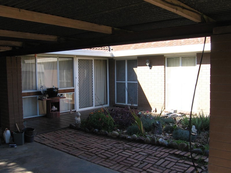 45 Hood Street, Rochester VIC 3561