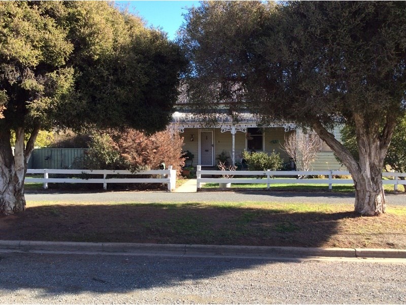 14 Edward Street, Rochester VIC 3561