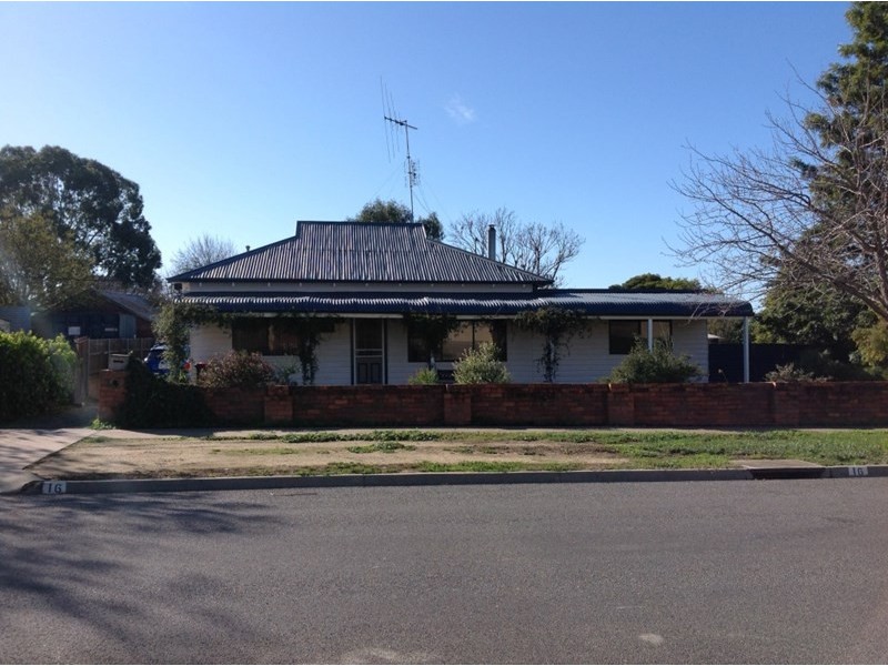 16 Bowen Street, St Arnaud VIC 3478