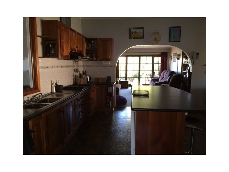 16 Bowen Street, St Arnaud VIC 3478