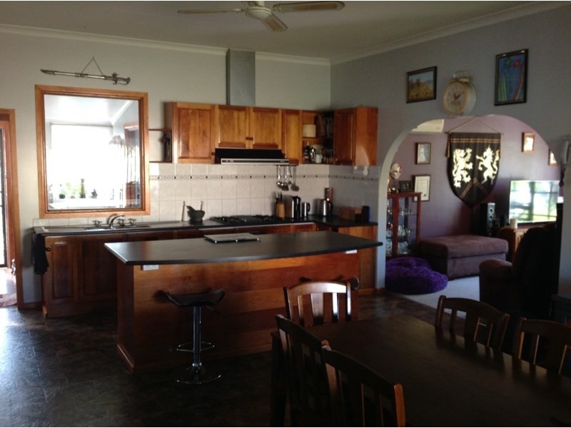 16 Bowen Street, St Arnaud VIC 3478