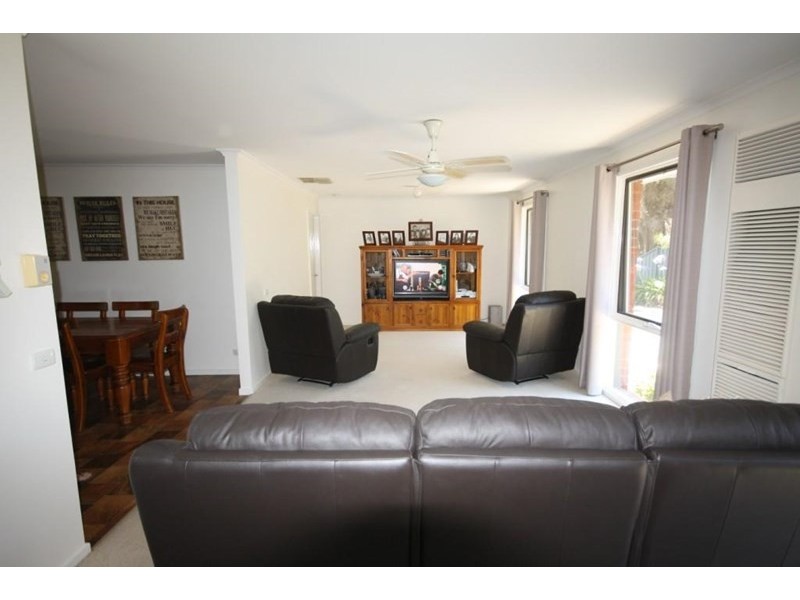 25 Hotham Street, Rochester VIC 3561