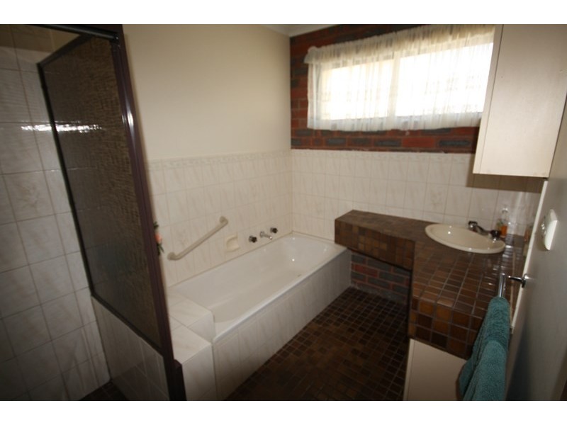 30 Dudley Street, Rochester VIC 3561