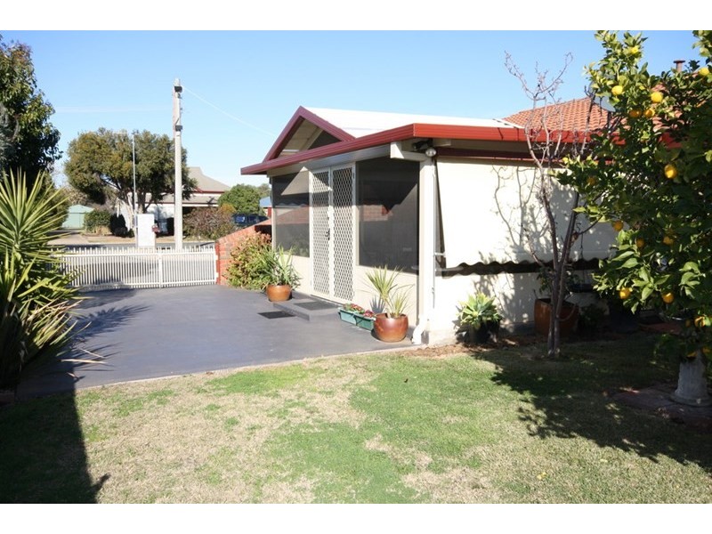 30 Dudley Street, Rochester VIC 3561