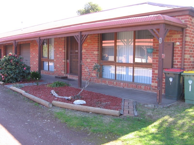 1/72 Echuca Road, Rochester VIC 3561