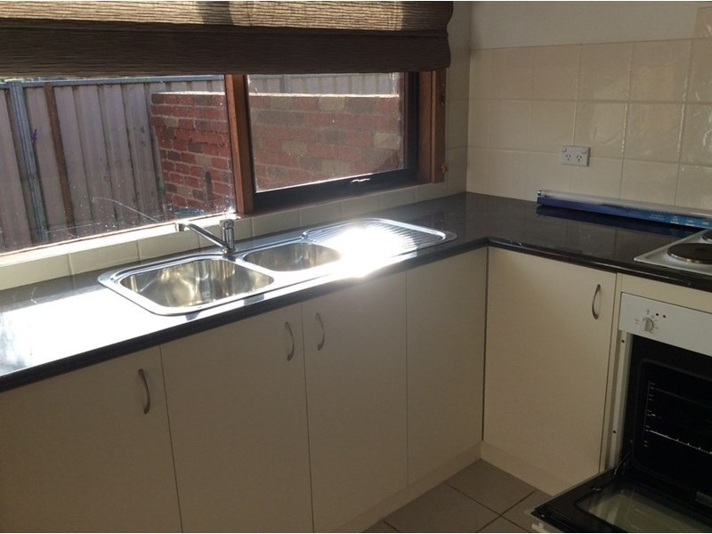 1/72 Echuca Road, Rochester VIC 3561