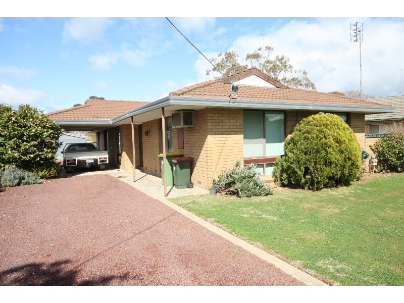 19 Dawson Street, Rochester VIC 3561