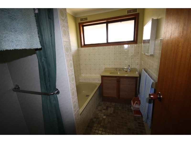 19 Dawson Street, Rochester VIC 3561
