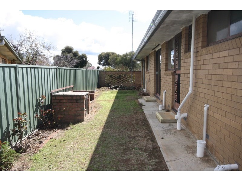 19 Dawson Street, Rochester VIC 3561