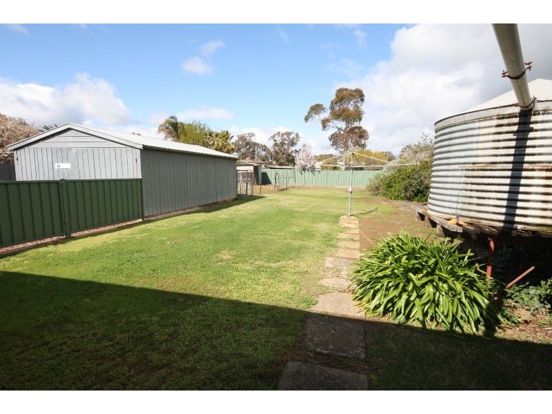 19 Dawson Street, Rochester VIC 3561