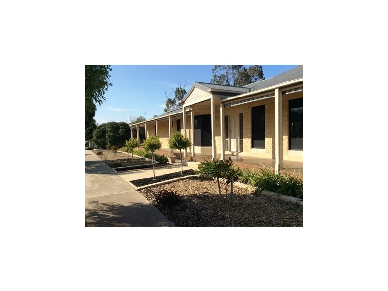 69 Hopetoun Street, Rochester VIC 3561