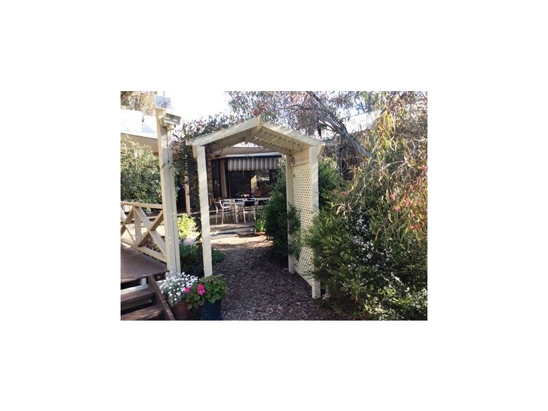 69 Hopetoun Street, Rochester VIC 3561