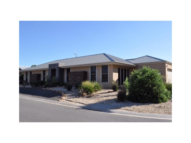 36 Waterview Drive, White Hills VIC 3550