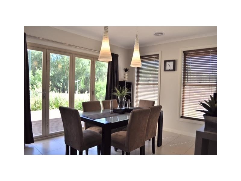 36 Waterview Drive, White Hills VIC 3550