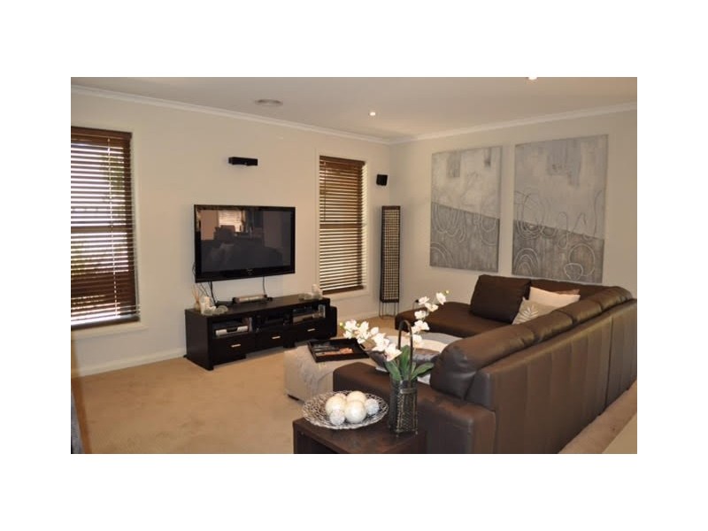 36 Waterview Drive, White Hills VIC 3550