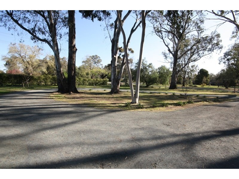 36 Bridge Road, Rochester VIC 3561
