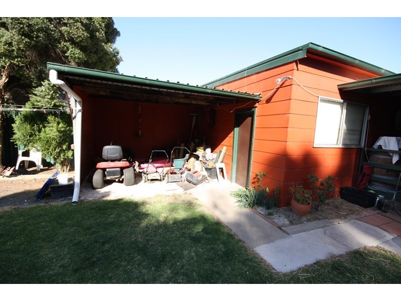36 Bridge Road, Rochester VIC 3561