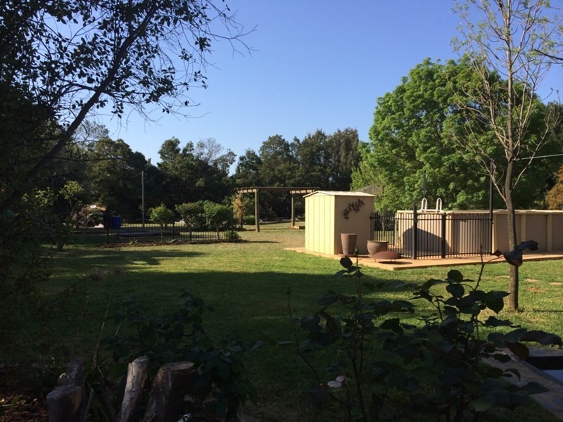 74 Pascoe Street, Rochester VIC 3561