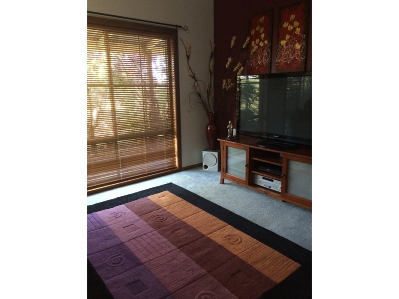 74 Pascoe Street, Rochester VIC 3561