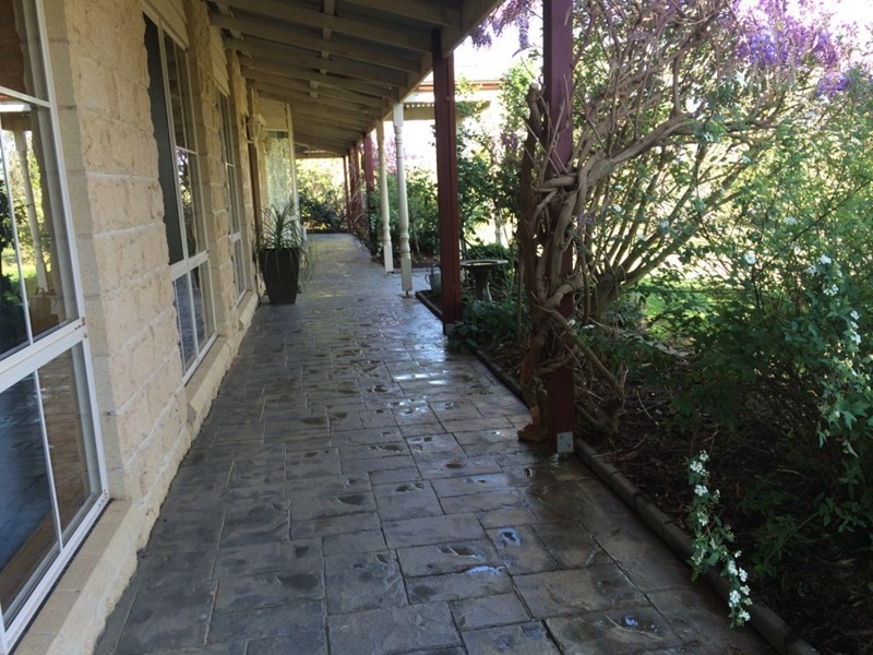 74 Pascoe Street, Rochester VIC 3561