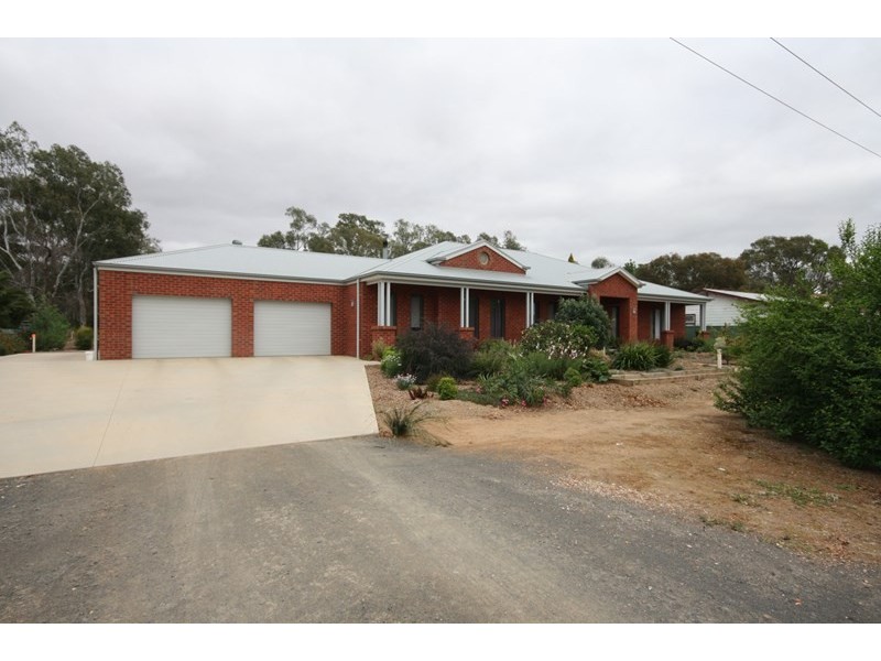 82-84 High Street, Rochester VIC 3561