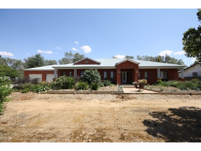 82-84 High Street, Rochester VIC 3561