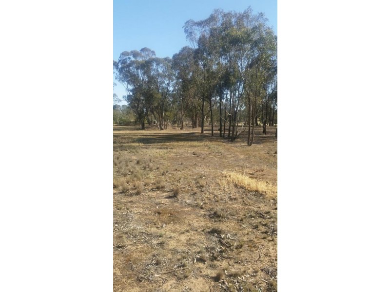 00 Emu Road, Emu VIC 3475