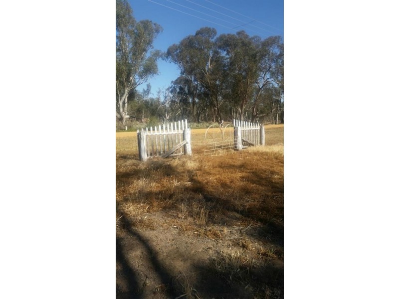 00 Emu Road, Emu VIC 3475