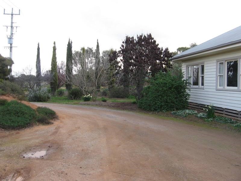 84 Pascoe Street, Rochester VIC 3561