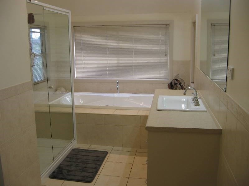 84 Pascoe Street, Rochester VIC 3561