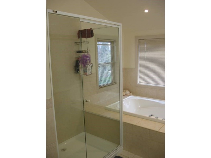 84 Pascoe Street, Rochester VIC 3561