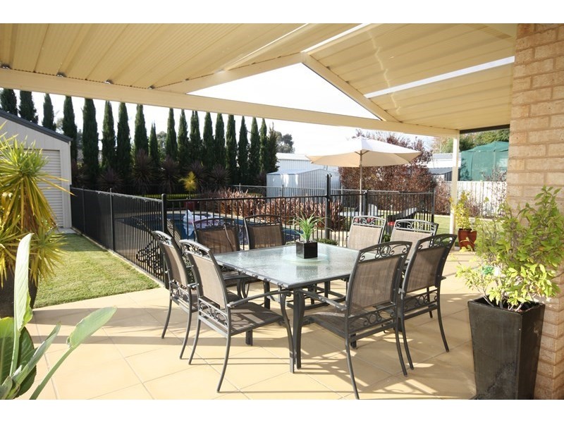 9 High Street, Rochester VIC 3561