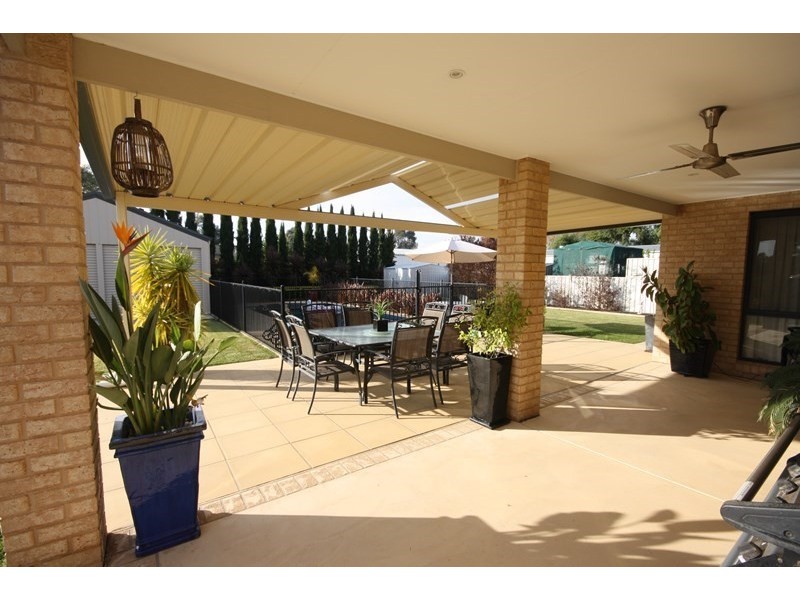 9 High Street, Rochester VIC 3561