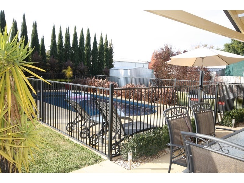 9 High Street, Rochester VIC 3561