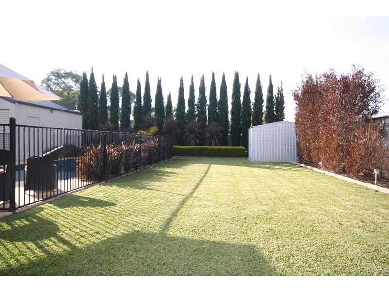 9 High Street, Rochester VIC 3561