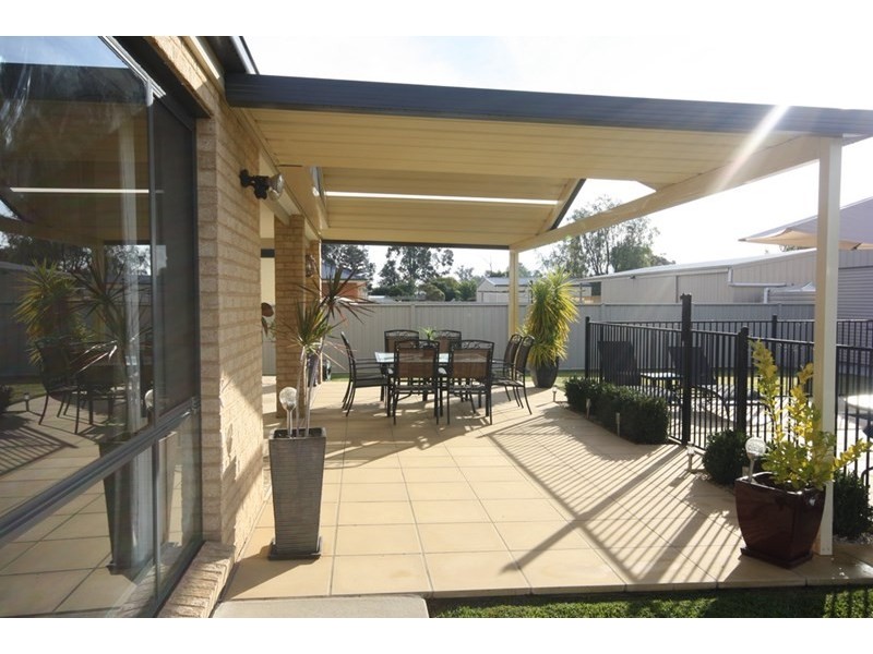 9 High Street, Rochester VIC 3561