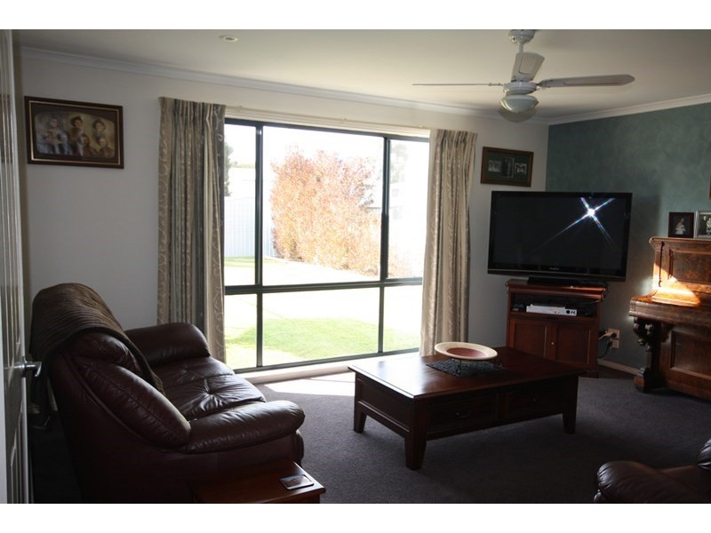 9 High Street, Rochester VIC 3561