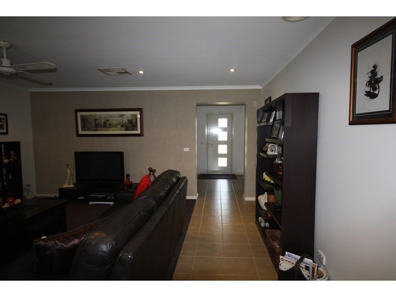 9 High Street, Rochester VIC 3561