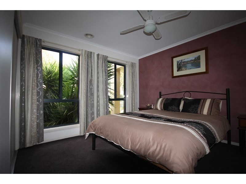 9 High Street, Rochester VIC 3561
