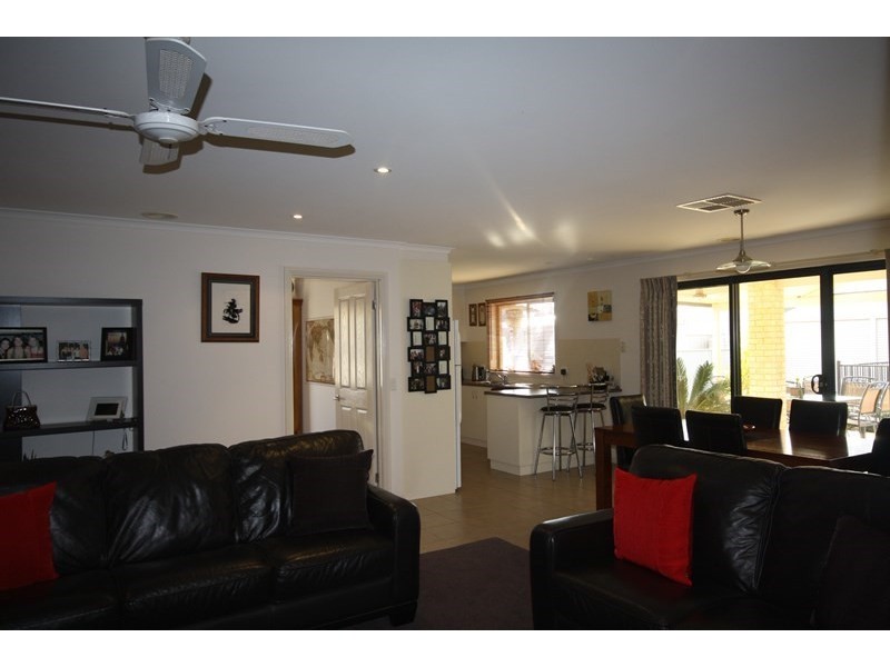 9 High Street, Rochester VIC 3561