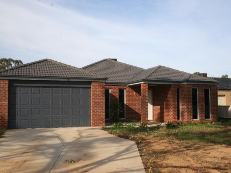11 Francis Street, Rochester VIC 3561