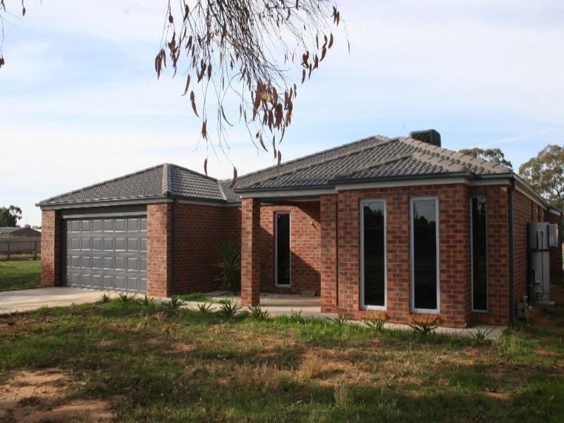 11 Francis Street, Rochester VIC 3561