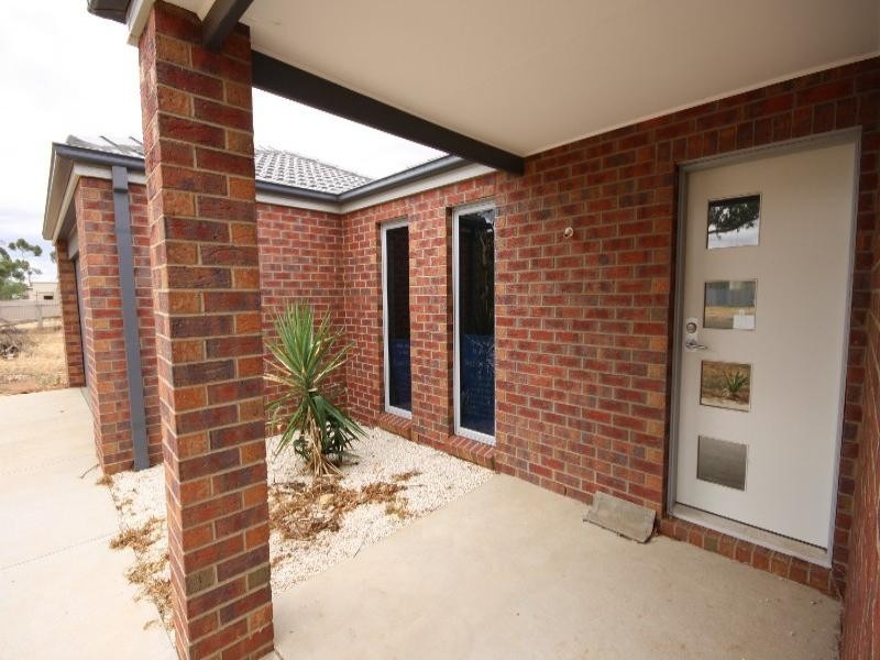 11 Francis Street, Rochester VIC 3561