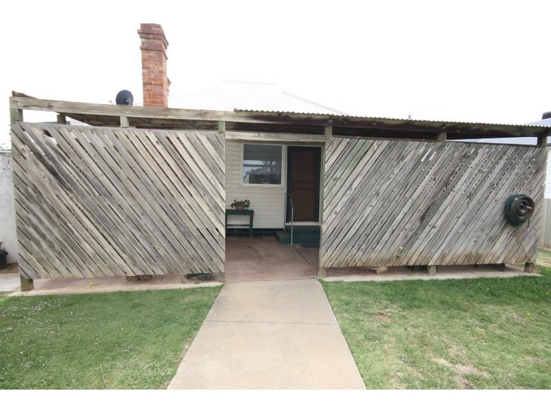 36 Queen Street, Rochester VIC 3561