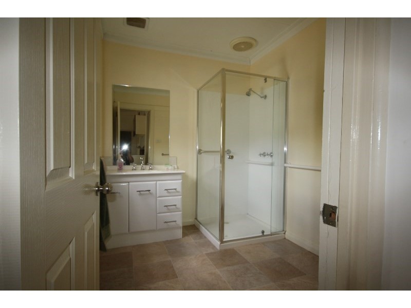 36 Queen Street, Rochester VIC 3561