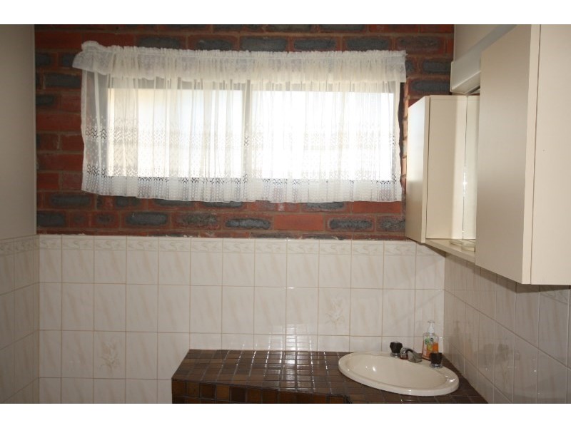 30 Dudley Street, Rochester VIC 3561