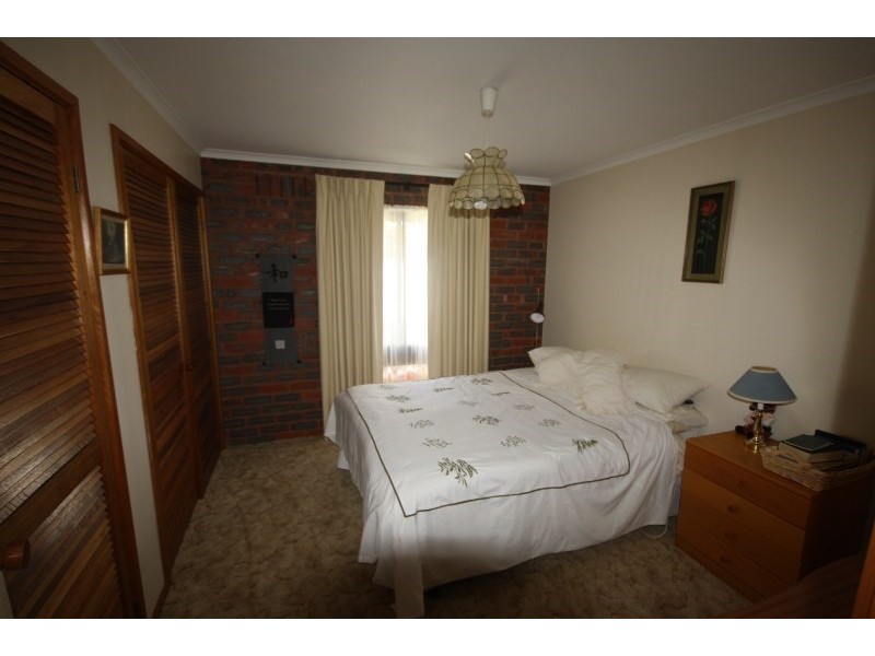 30 Dudley Street, Rochester VIC 3561